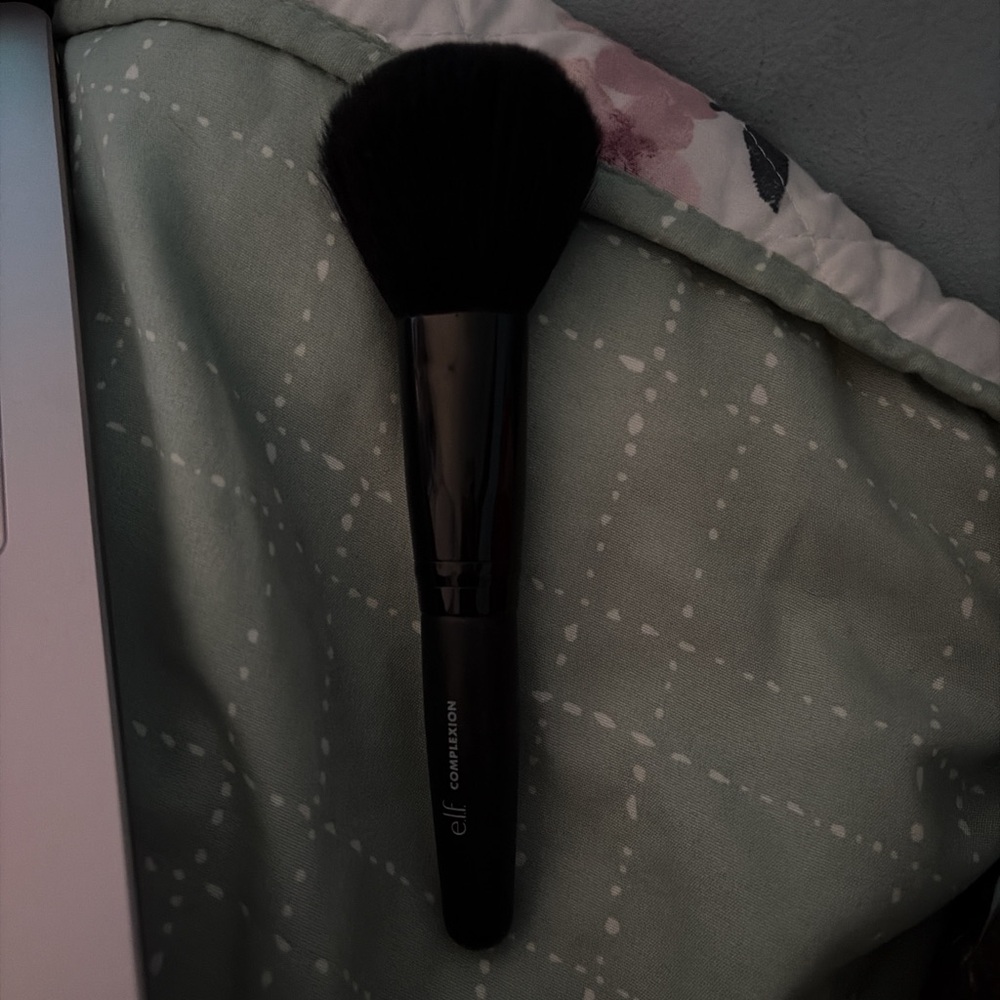 ELF Black Complexion Brush